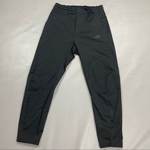 Men's Nike Sportswear NSW Woven Black Tech Pants AR3221-010 Size Small